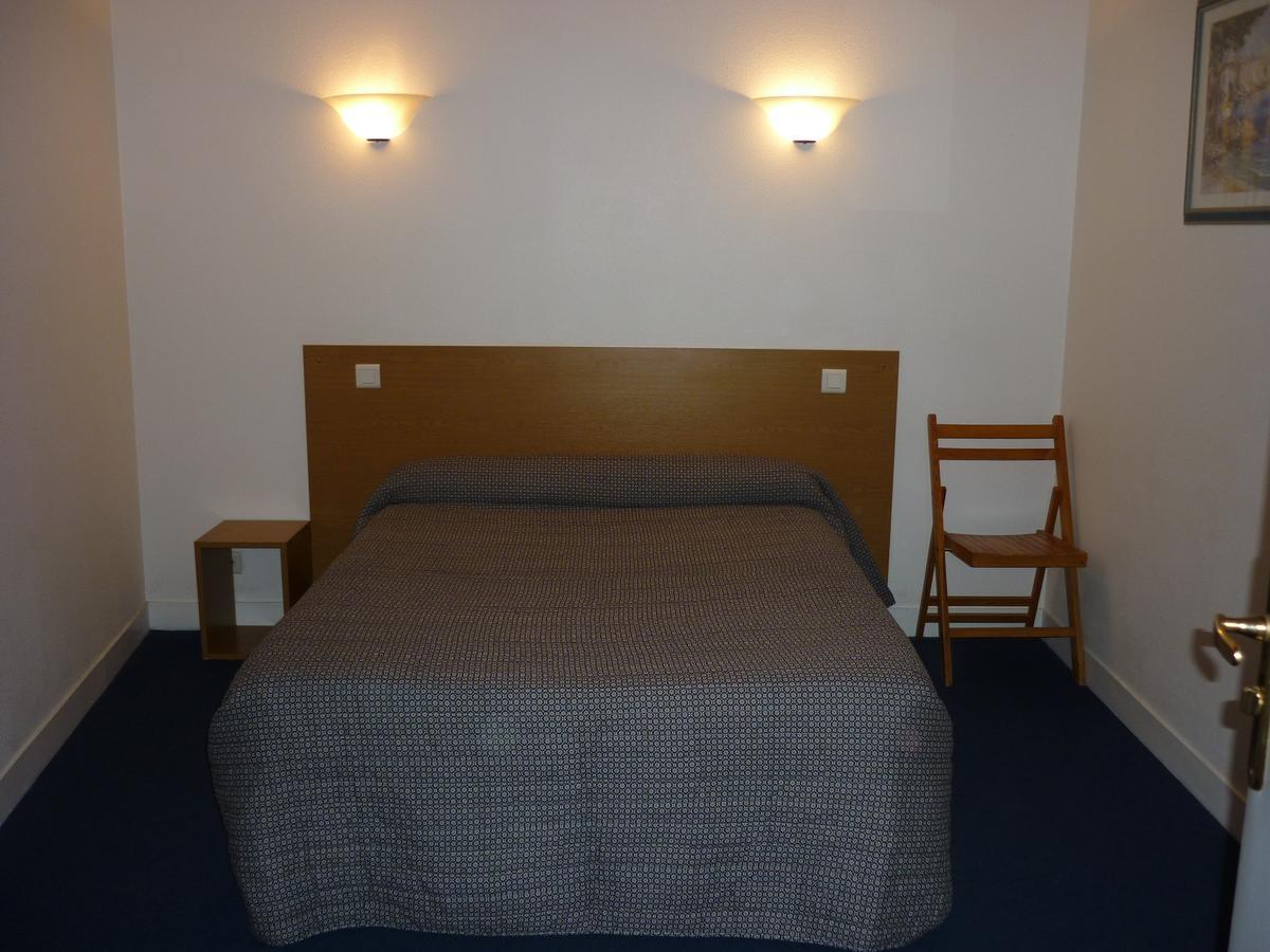 Hotel Neptune Montbard Eksteriør billede